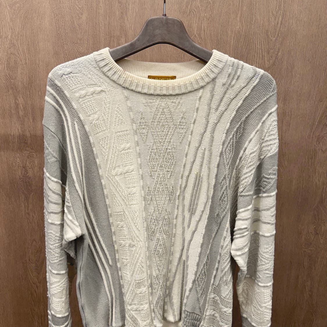 란셀 니트 스웨터 케이블 패턴 믹스 조직 디테일 아이보리 상품이미지4