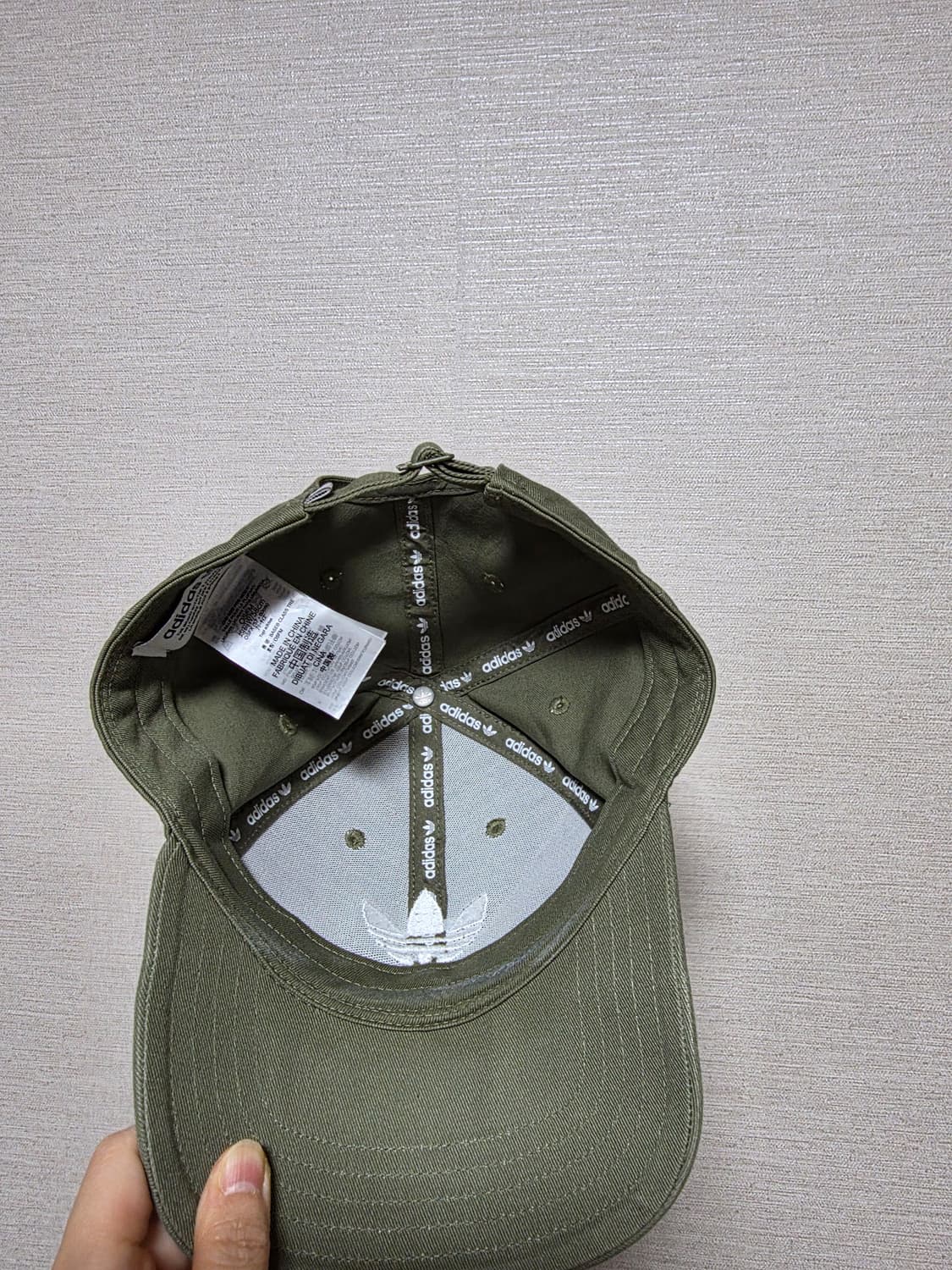 아디다스 카키색 야구모자 상품이미지3