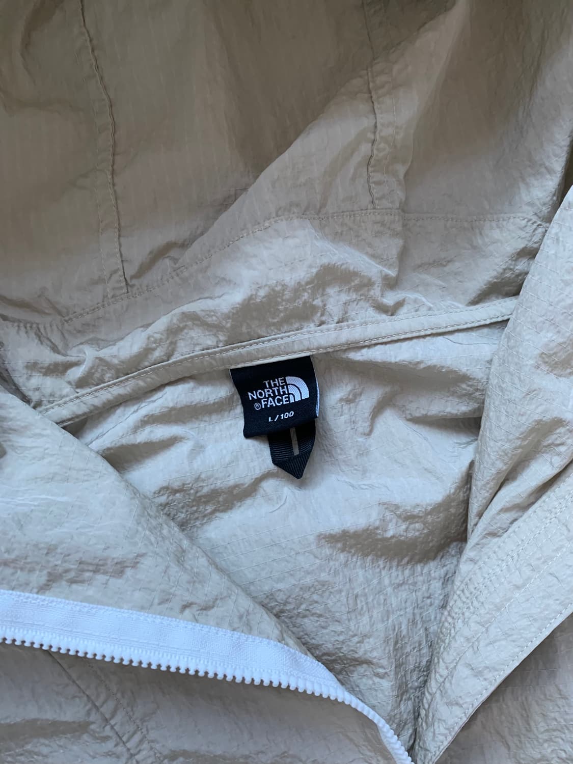 노스페이스 로고 나일론 베이지 바람막이 자켓 상품이미지8