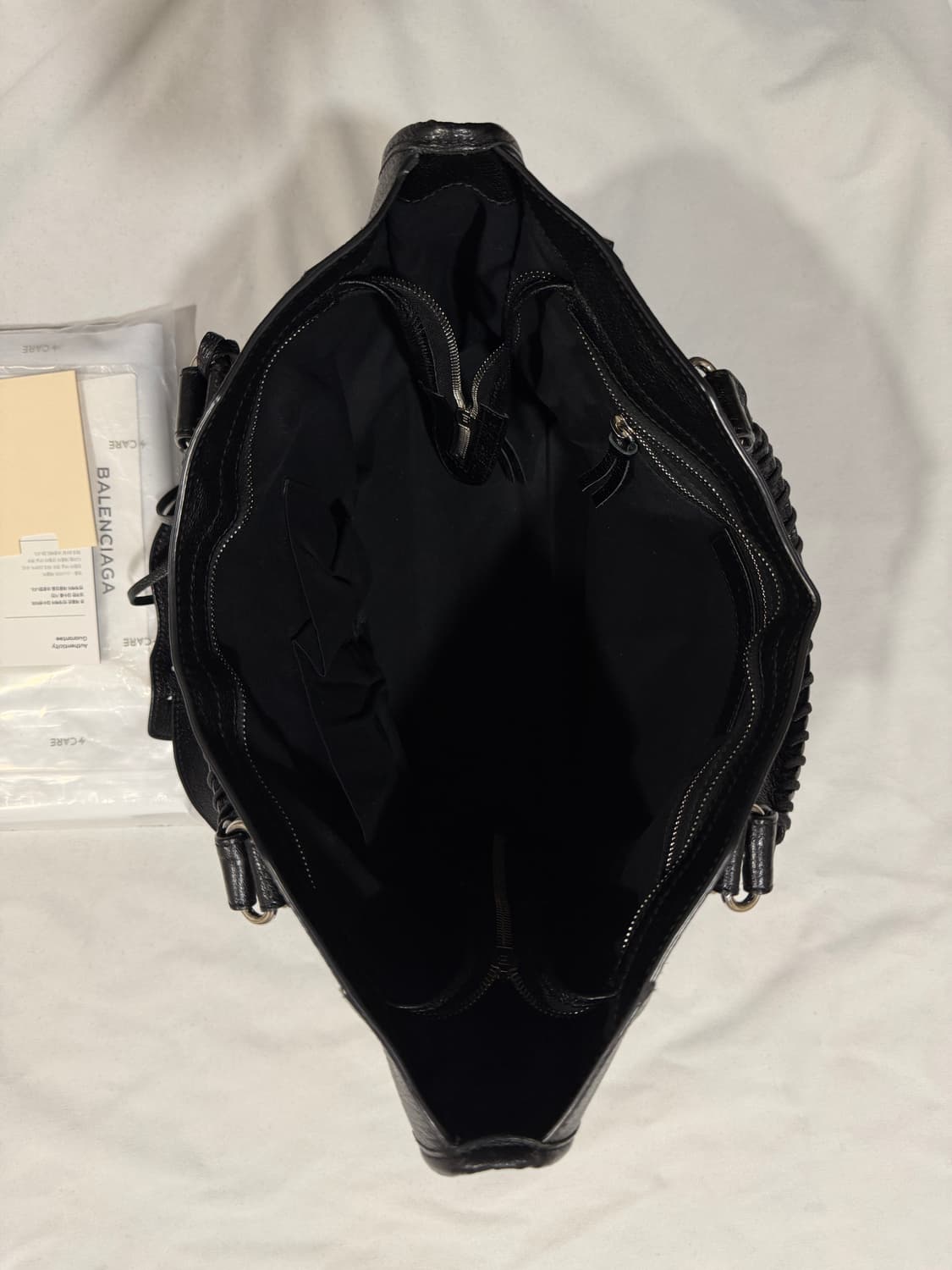 발렌시아가 시티백(모터백) 미디움 메탈릭 엣지 실버,블랙 상품이미지3