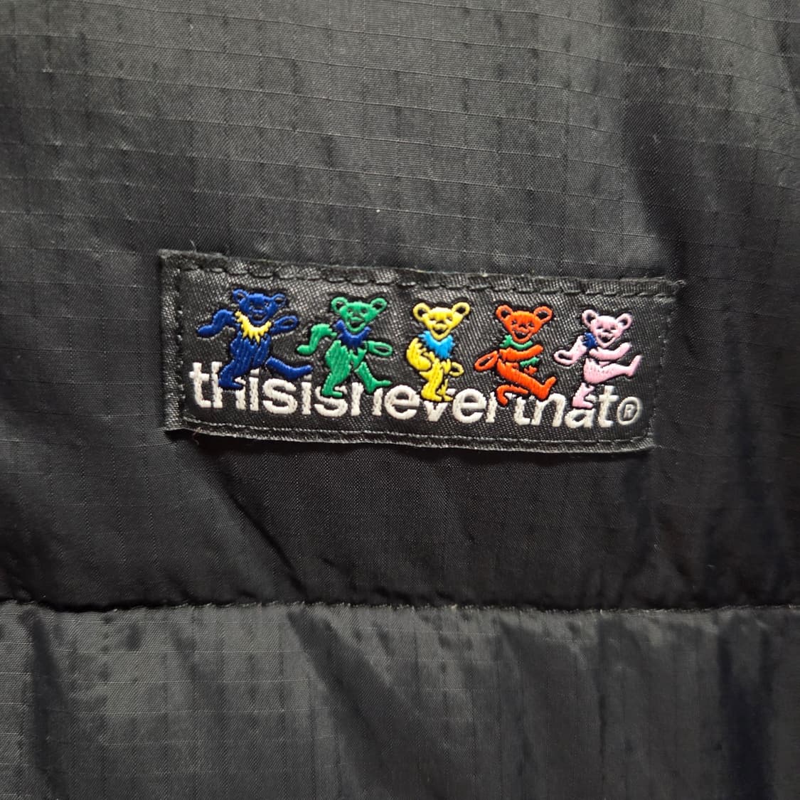 25년8월산 디스이즈네버댓 GD Light Down 패딩 블랙 M 상품이미지4