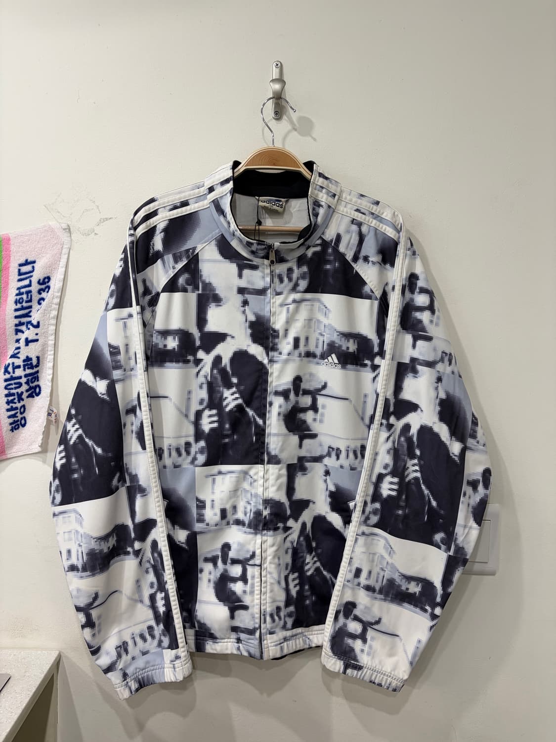 336. 아디다스 대장 00s 그래피티자화상 져지 트랙탑 상품이미지1