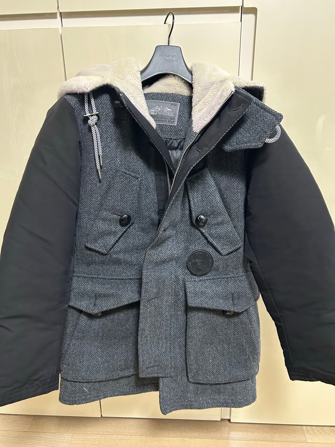 엠비오 덕다운 울 헤링본 트위드 패딩 상품이미지1