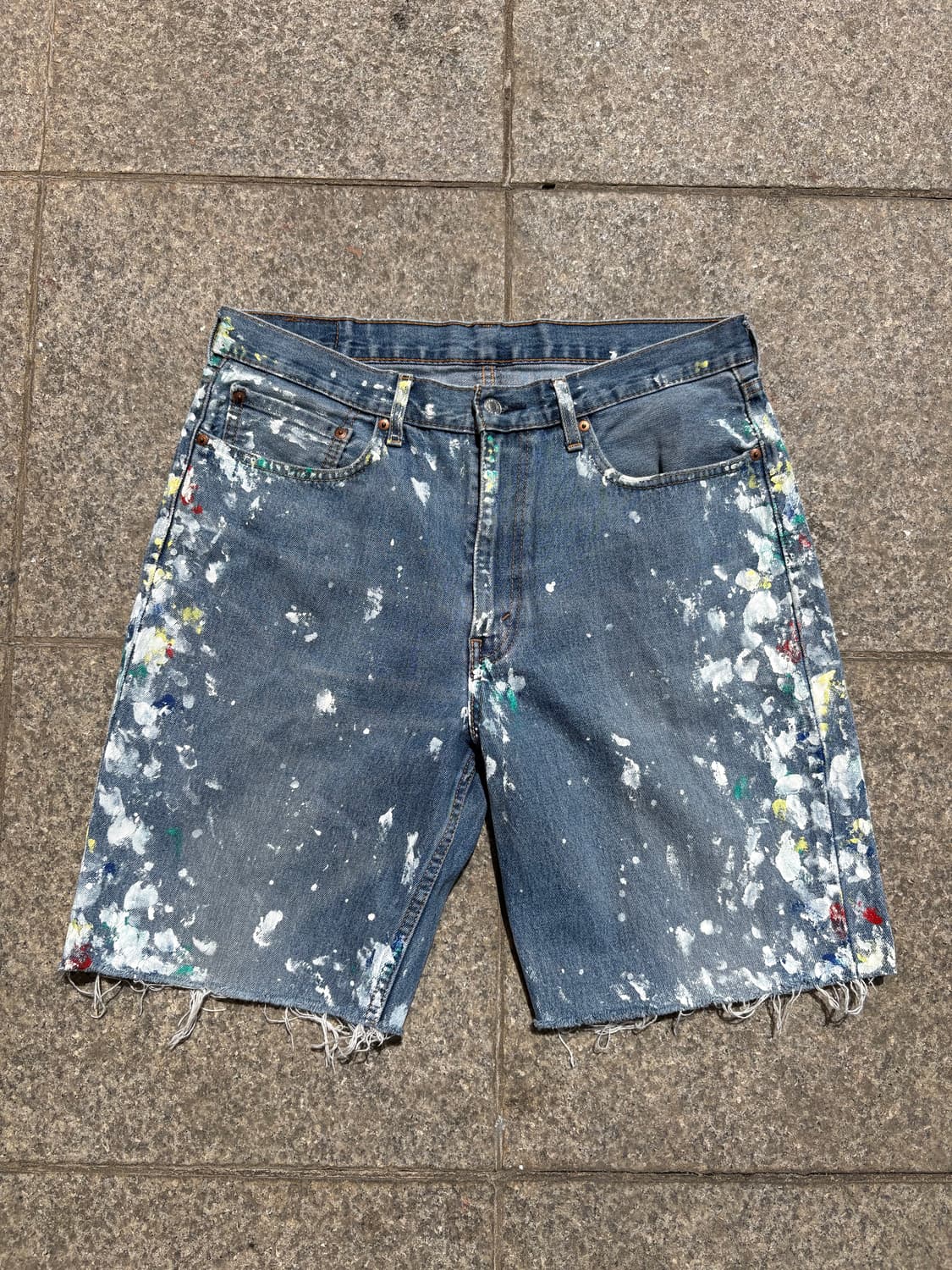 리바이스 550 컷오프 반바지 페인팅 데님팬츠 상품이미지1