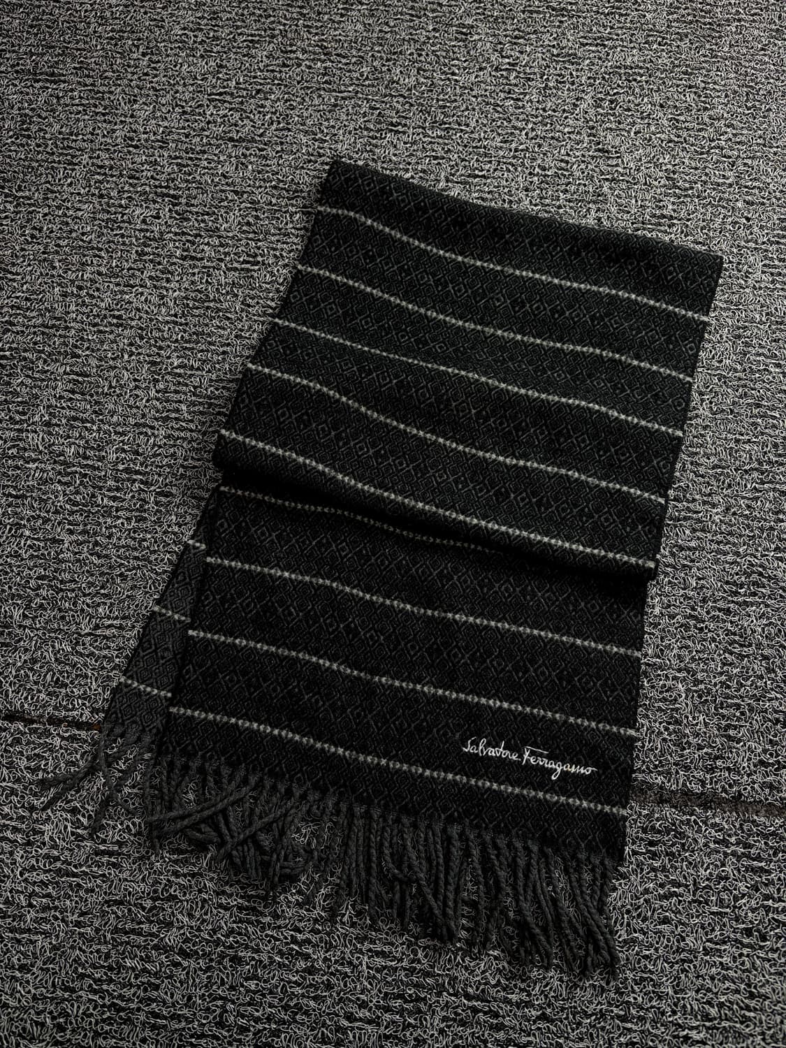 페레가모 이태리 아카이브 패턴 머플러 1573 상품이미지3