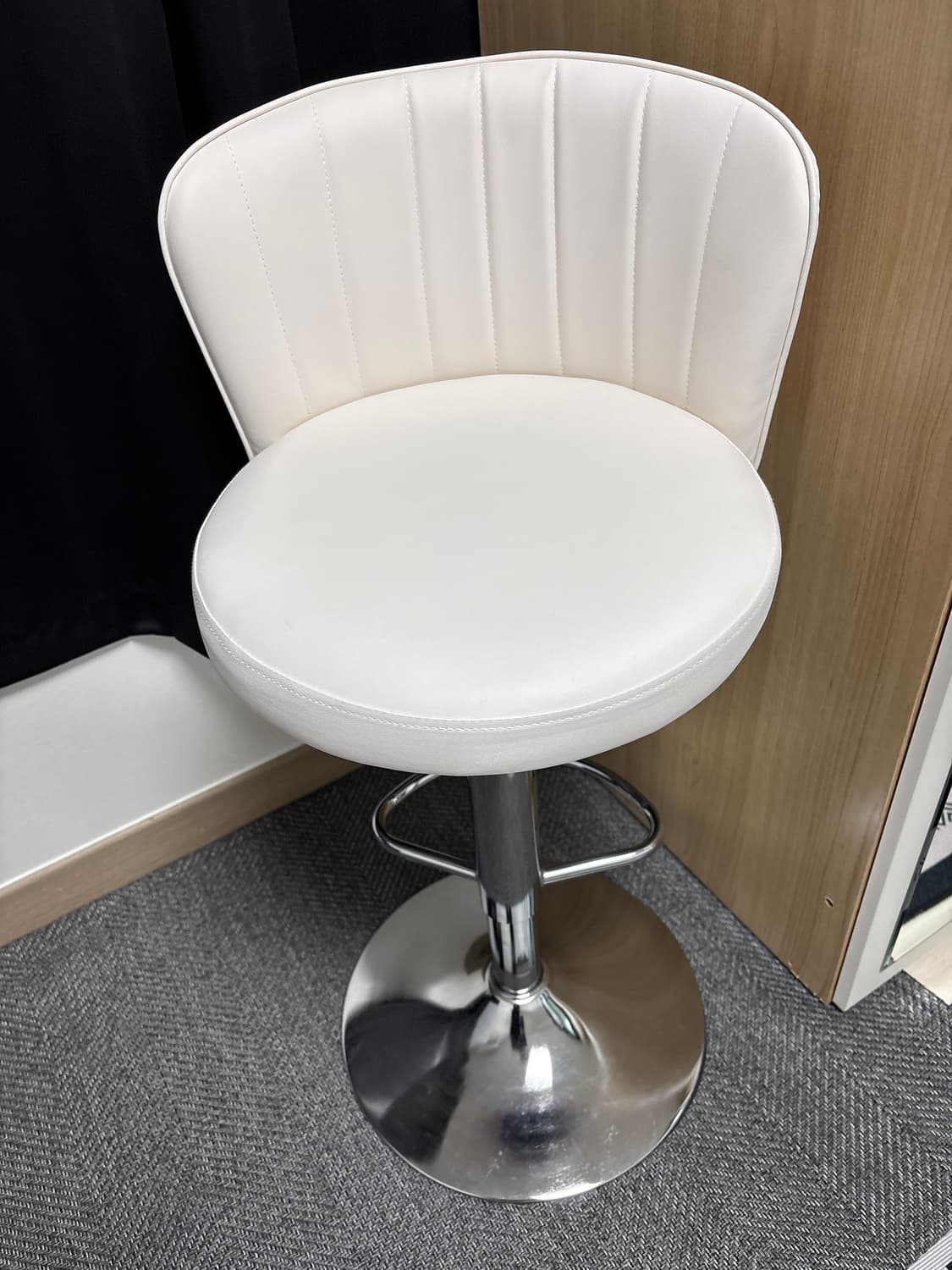 <새상품> 회전 발 받침대 높이조절 바 의자 상품이미지2