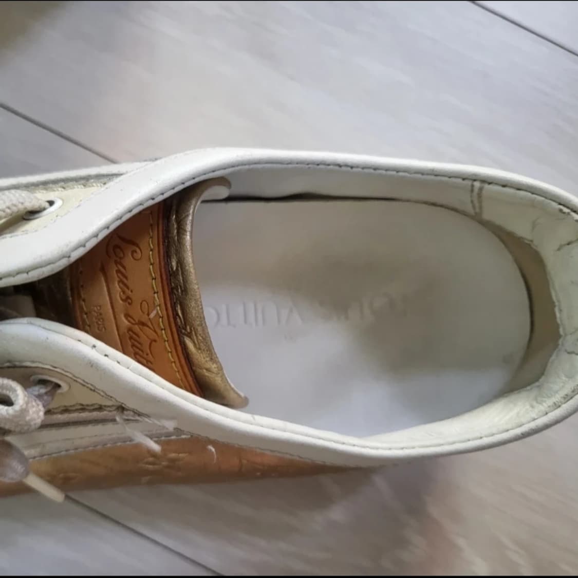 세일!!(정품)루이비통 여성 가죽 스니커즈 아이보리/골드 230 상품이미지5