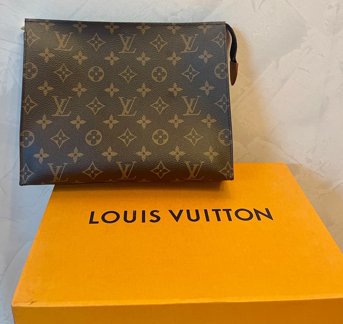루이비통 Louis Vuitton 포쉐트 토일렛 26 모노그램 클러치 상품이미지1