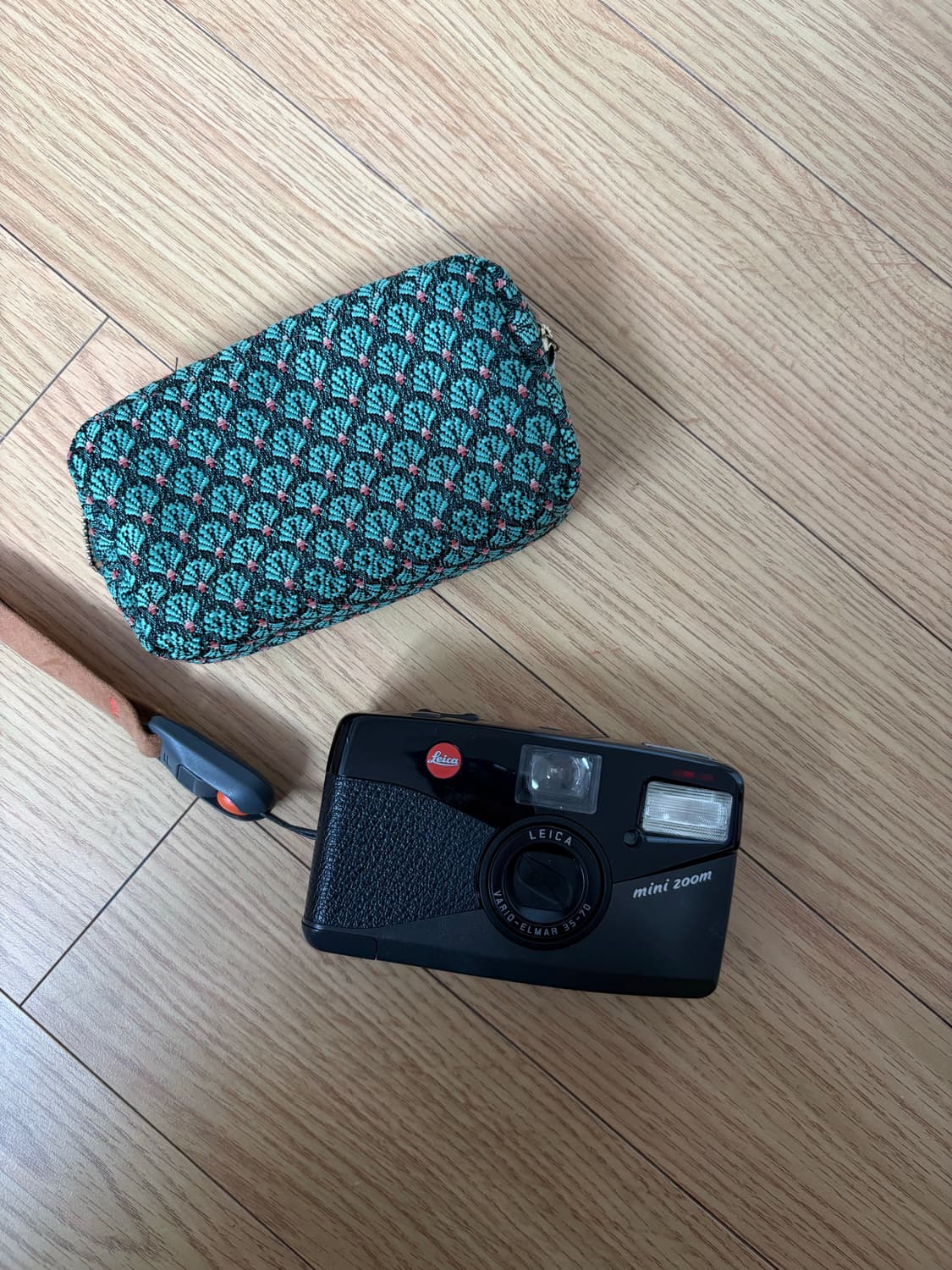 라이카 미니줌 필름 카메라 블랙 상품이미지2