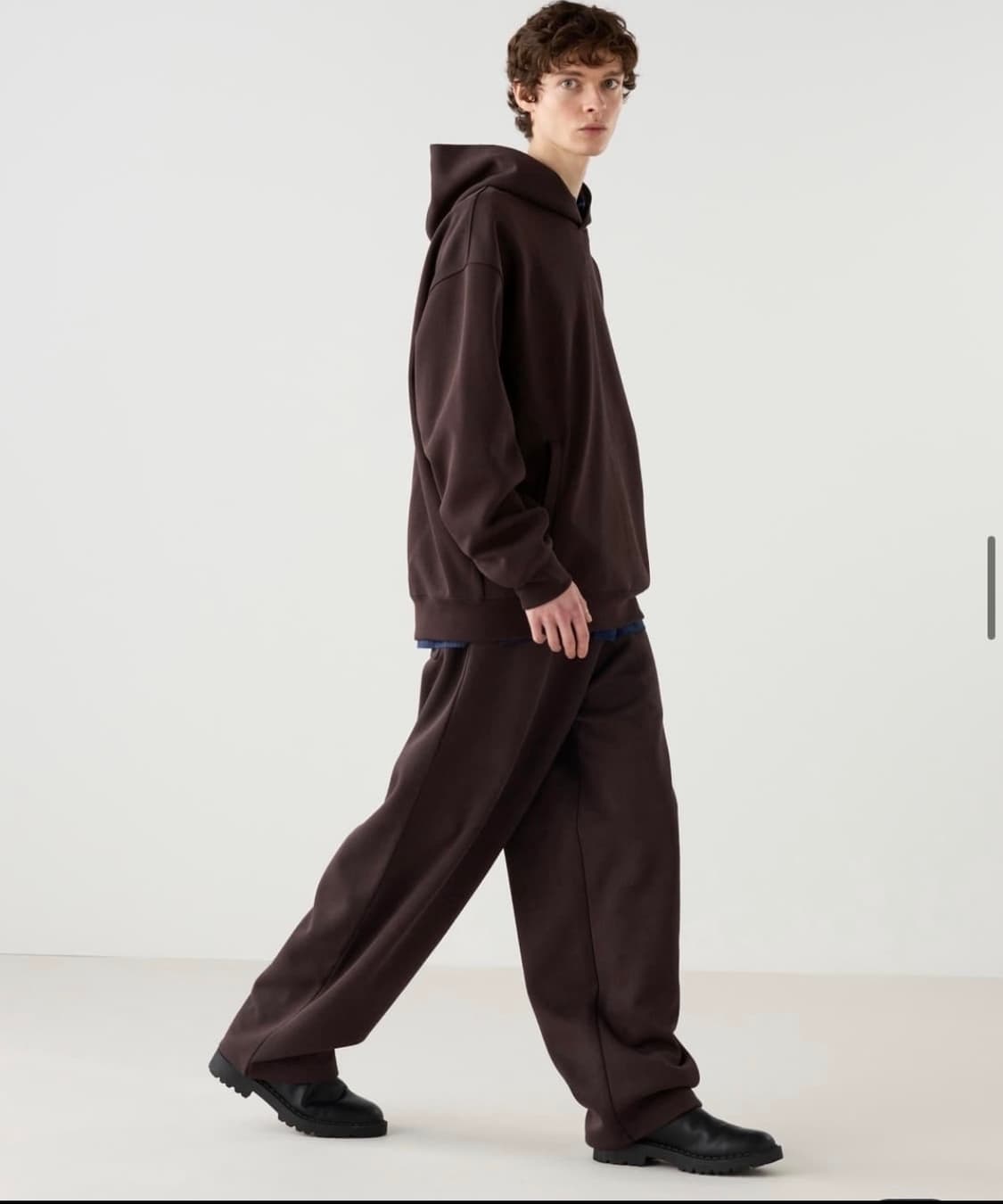 유니클로 C 스웨트 와이드 팬츠 다크 브라운 상품이미지1