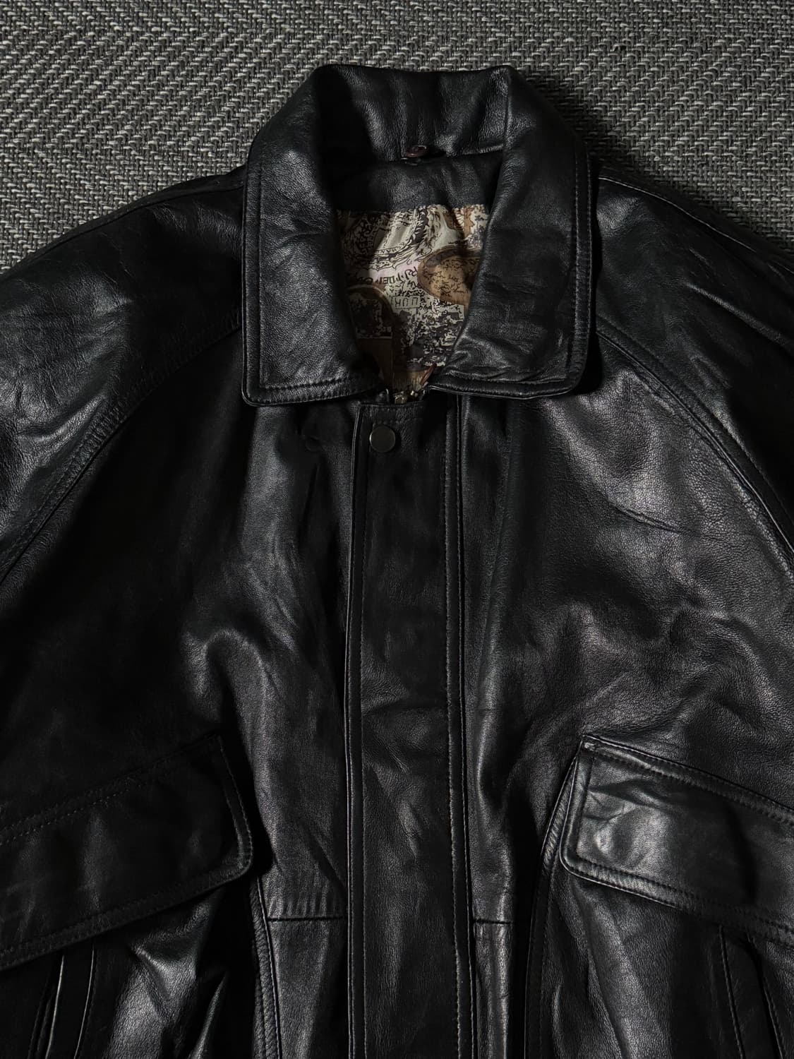 90s 블랙 쉽스킨 빈티지 봄버 레더 자켓 (100-105) 상품이미지2