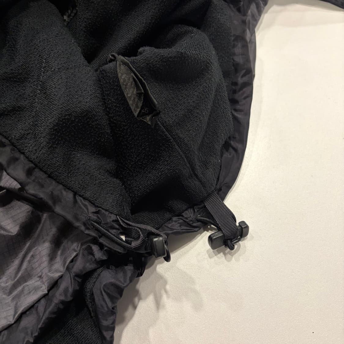 [M] 마운틴하드웨어 콘듀잇SL 바람막이 후드 자켓 블랙 B824 상품이미지9