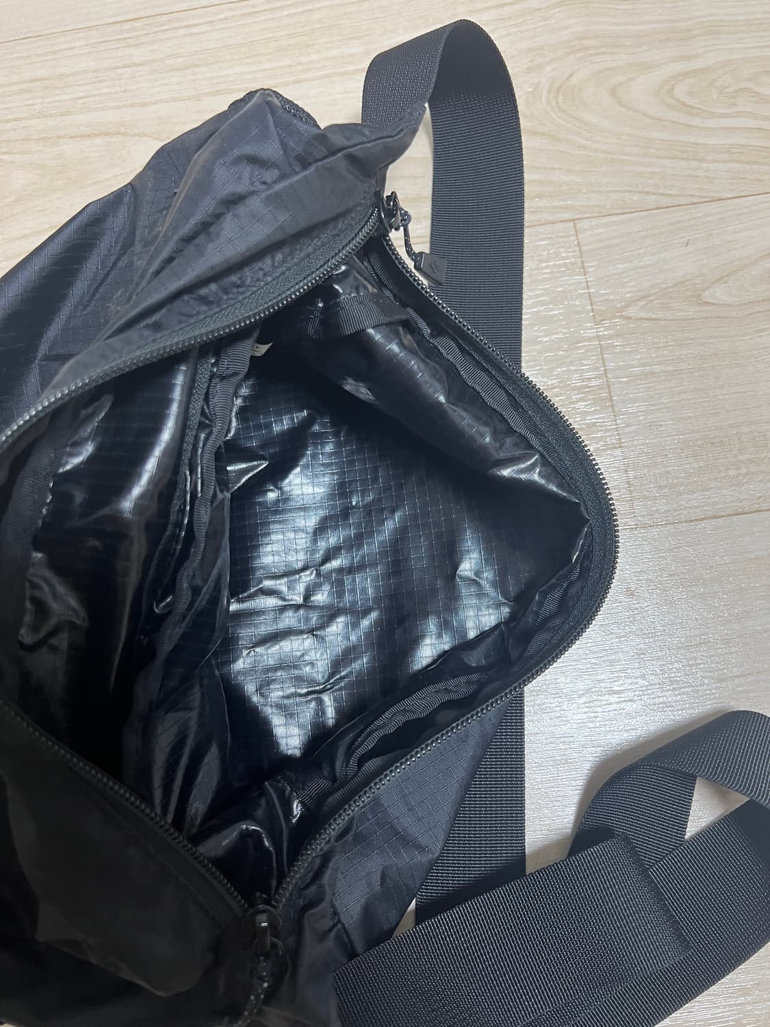 몽벨 포케터블 라이트 숄더백 s 블랙 상품이미지3
