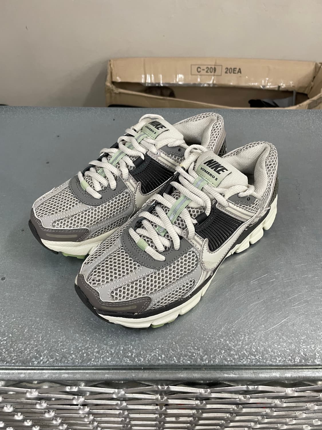 나이키 줌 보메로 5 230 상품이미지2