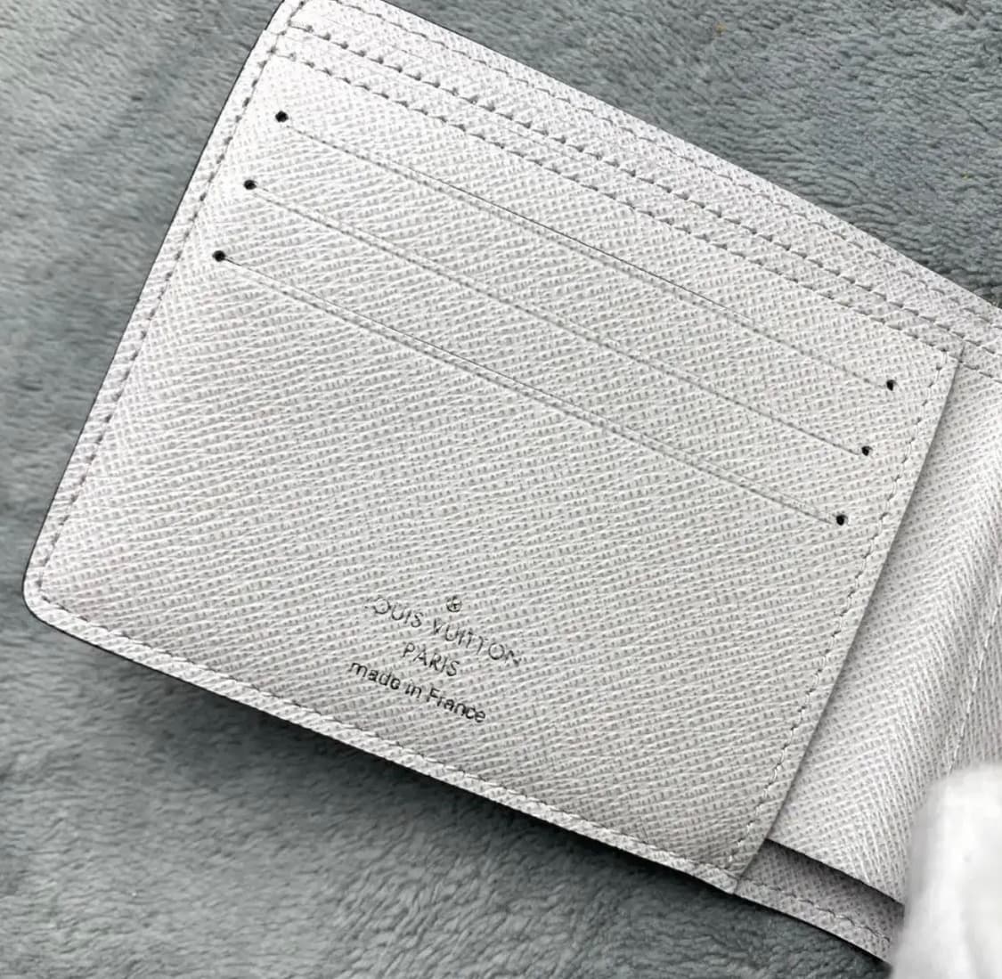 루이비통 한정판 안타르티카 회이트 반지갑 상품이미지4