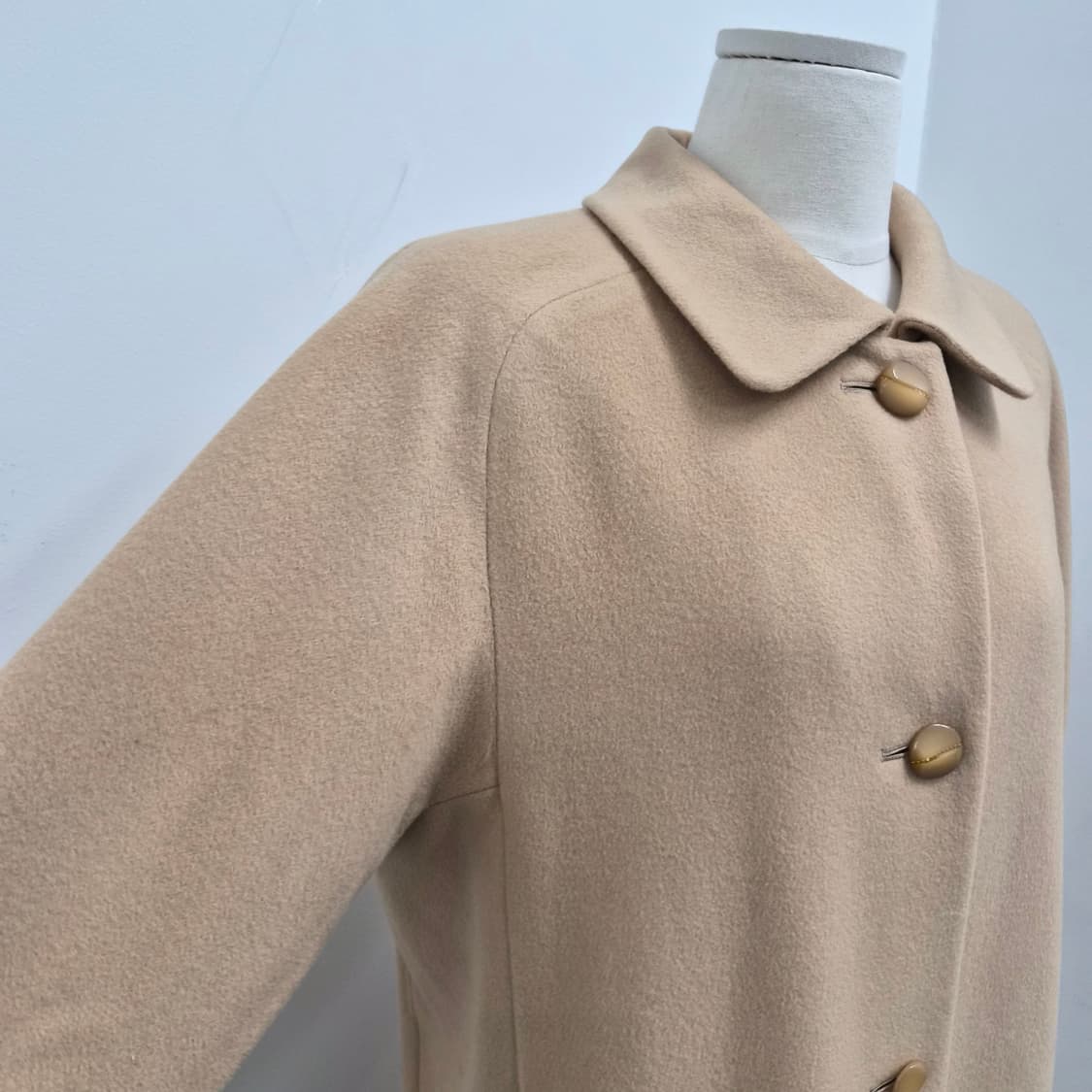 울100 베이지 라운드카라 클래식 롱코트  상품이미지8