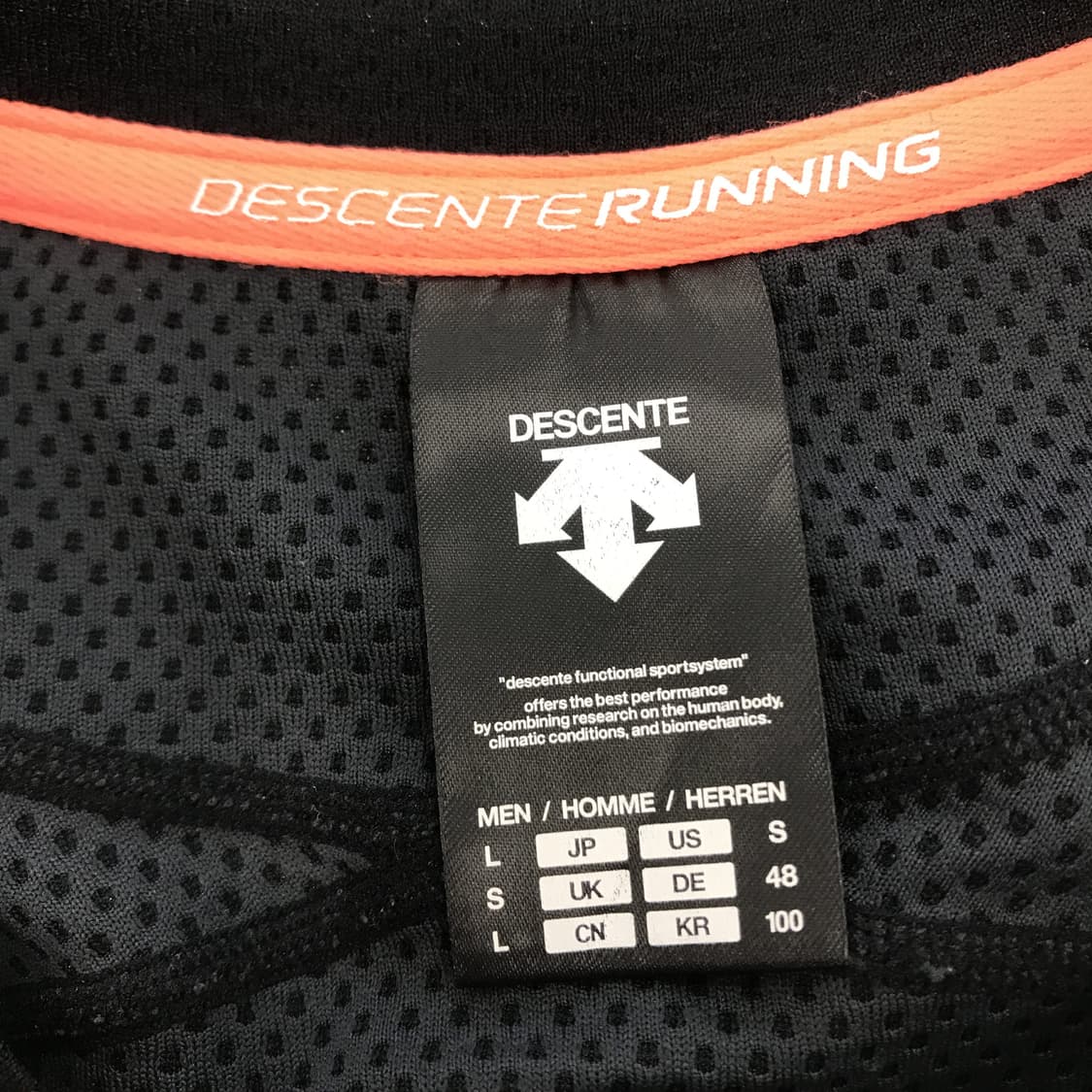 데상트 DTR 러닝 스판티셔츠 [100] 상품이미지4