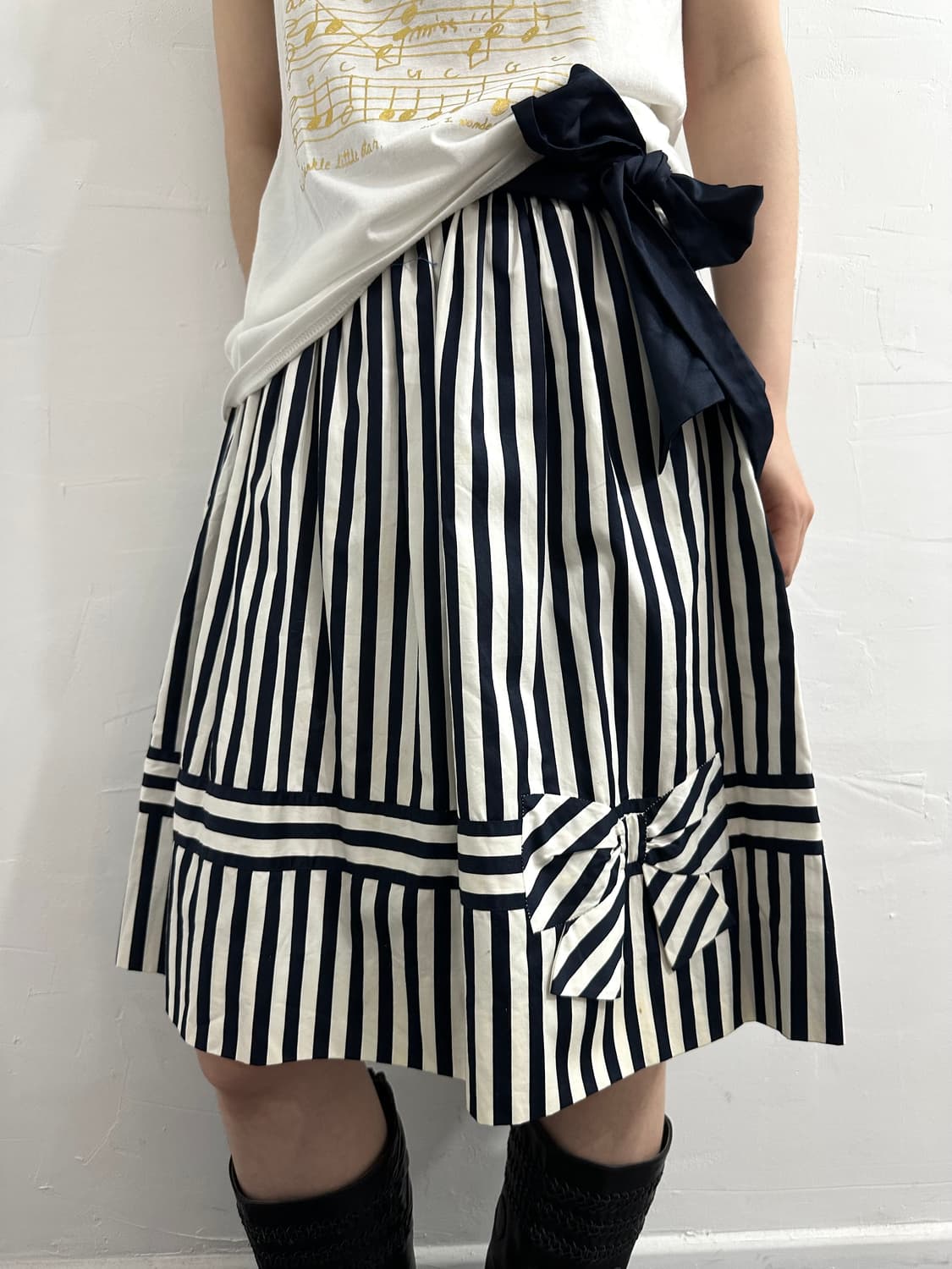 familiar ribbon point stripe strap skirt 상품이미지1