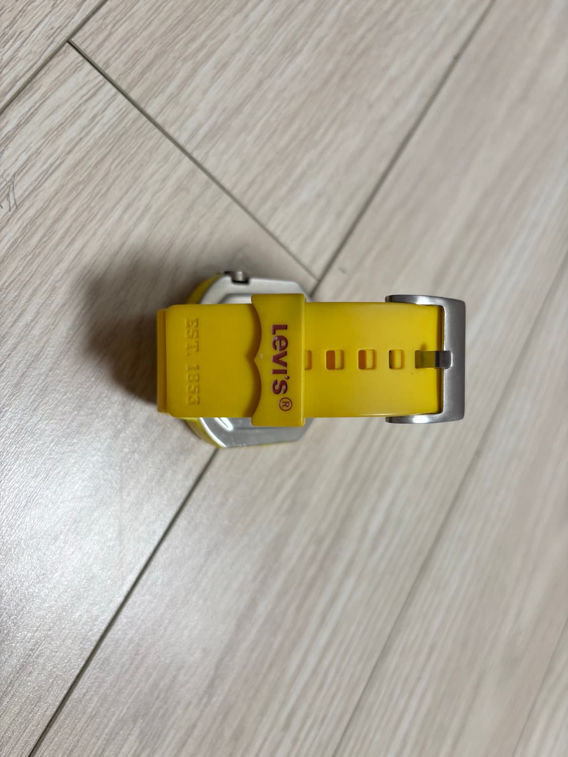 리바이스 옐로우 레트로 디지털 시계 상품이미지2