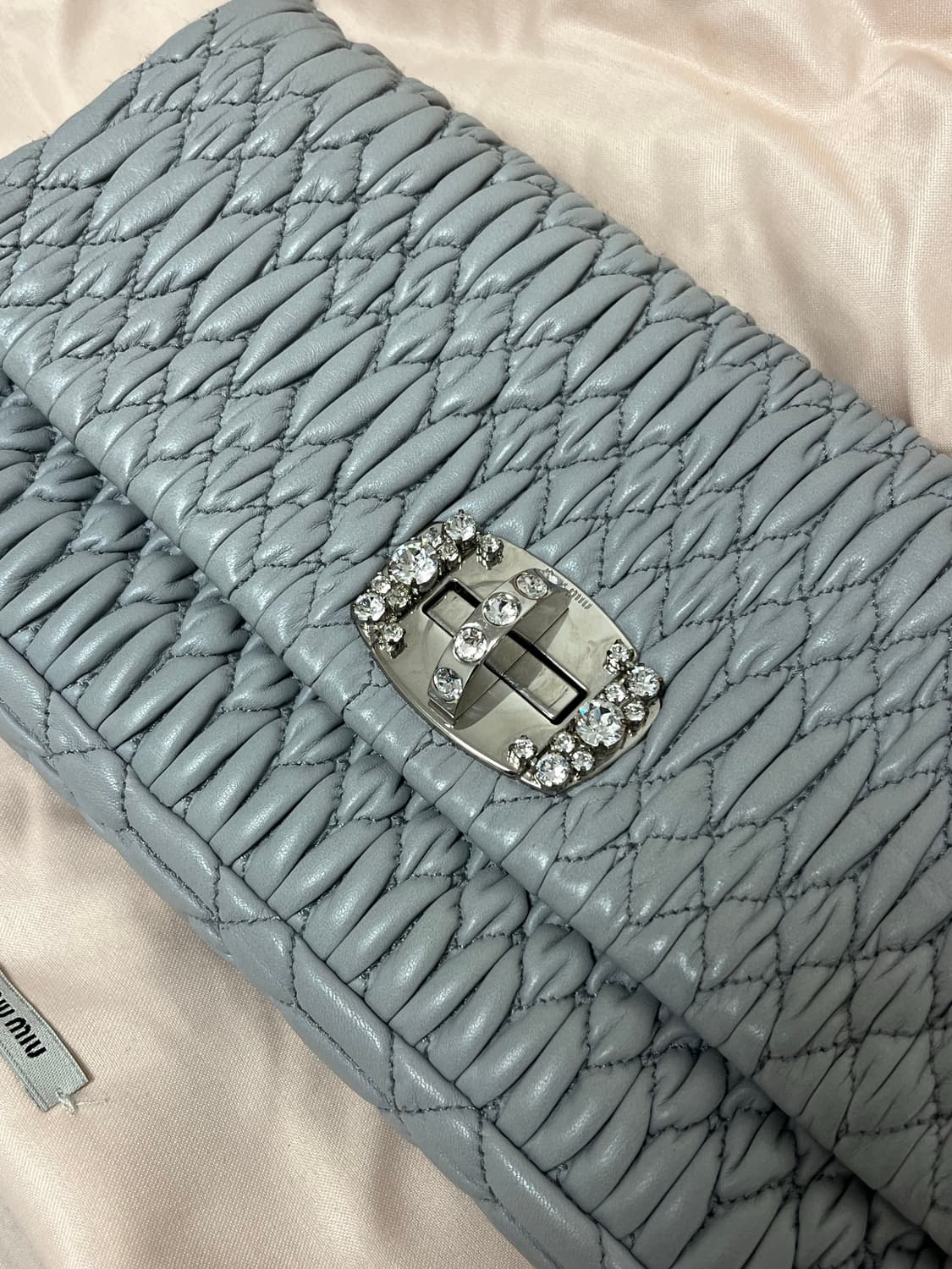 미우미우 마테라쎄 숄더 백 상품이미지3