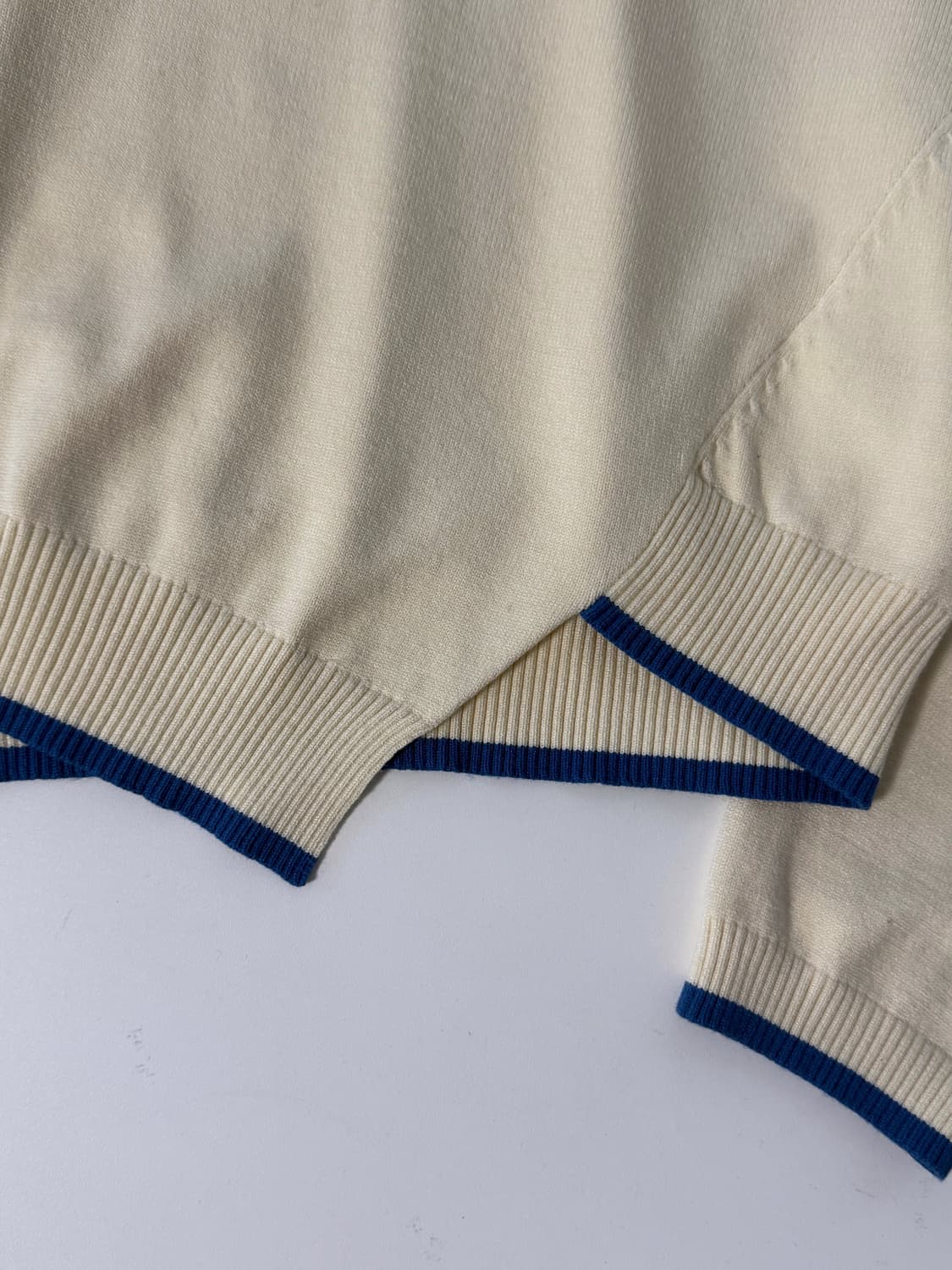 세터 루즈핏 더블린 언벨런스 카라 하프집 니트 상품이미지3