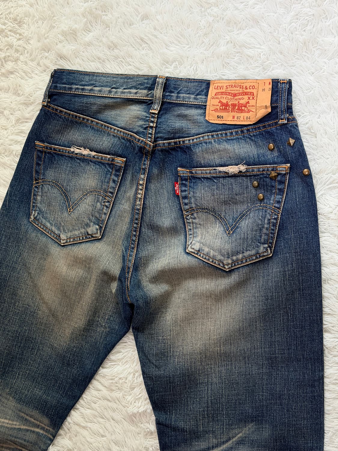 리바이스 501 빈티지 페이딩 & 스터드 커스텀 데님 상품이미지6