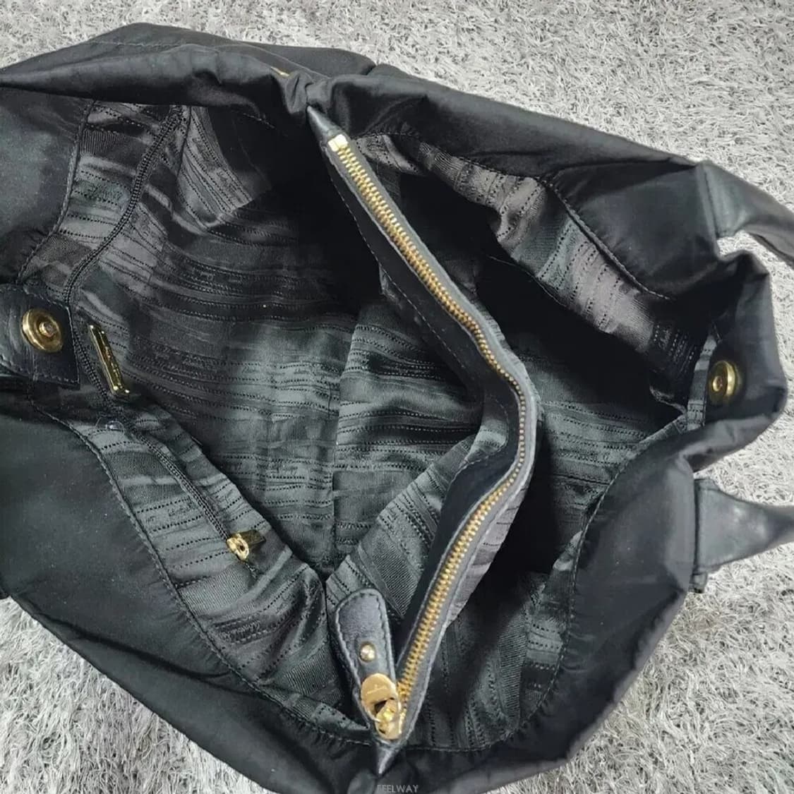 페라가모 나일론 빅숄더백 상품이미지7