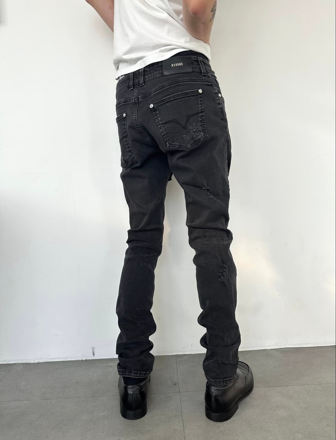 베르사체 베르수스 블랙 셔링 디스트로이드진 상품이미지2