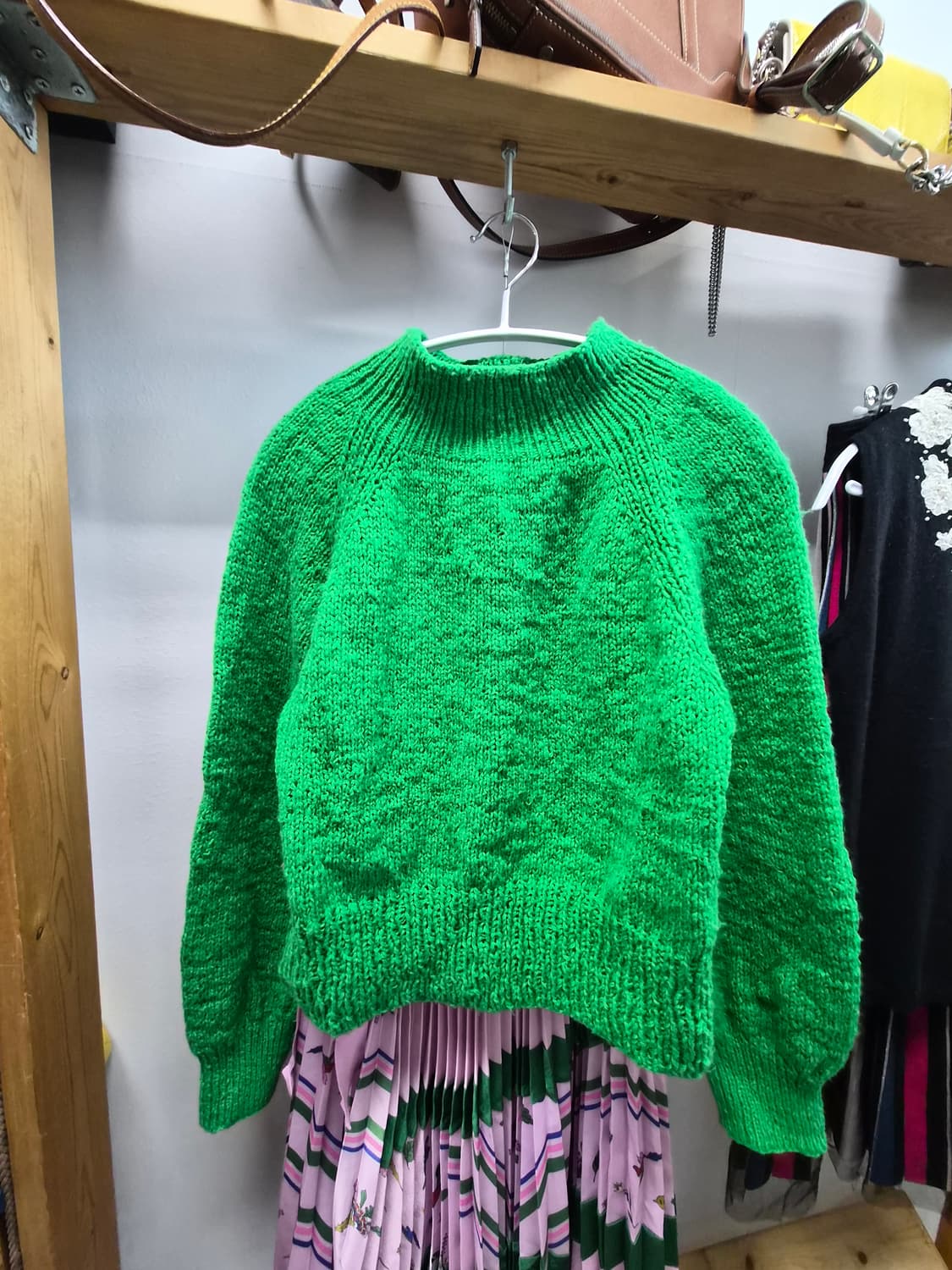 오브제 언발 플리츠스커트. 그린 홀가먼트 핸드메이드니트 상품이미지8