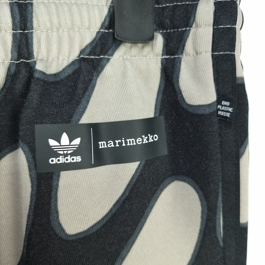 [아디다스 x 마리메꼬] 기하학 패턴 와이드 부츠컷 트랙팬츠 M18655 상품이미지6