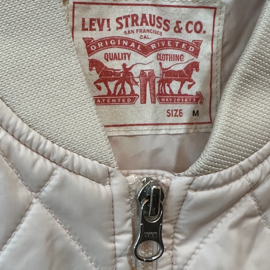 리바이스 핑크 퀄팅 경량 패딩 자켓 상품이미지3