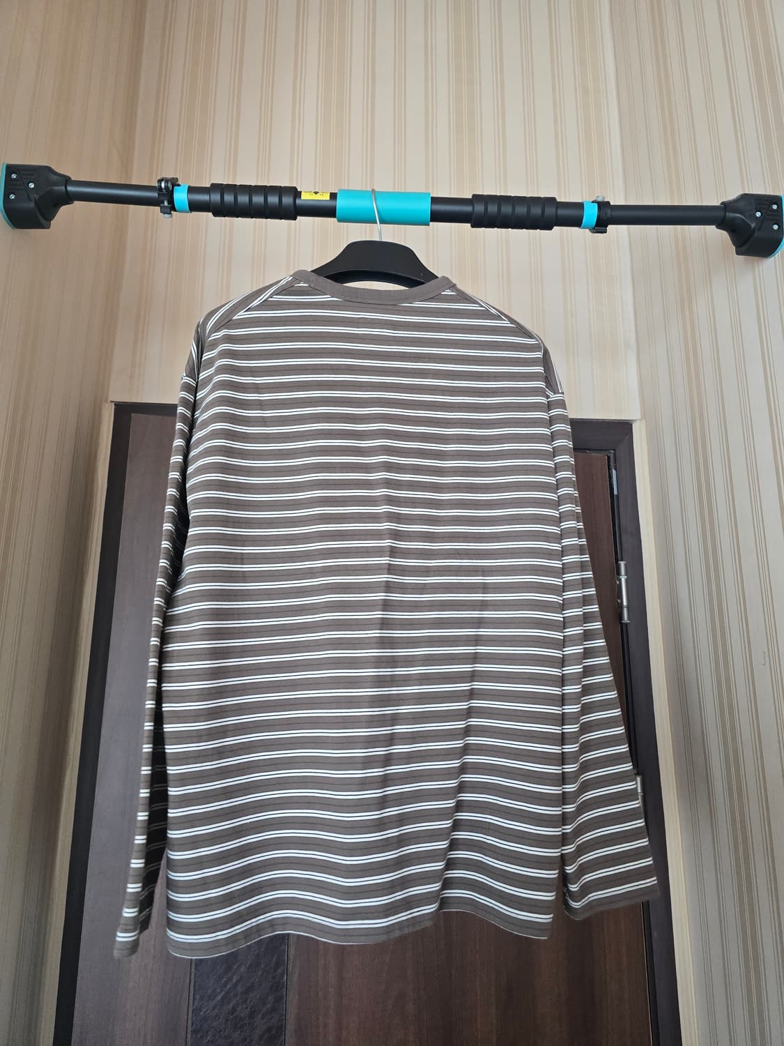 러프사이드 멀티 스트라이프 롱슬리브 머드 1사이즈 상품이미지2