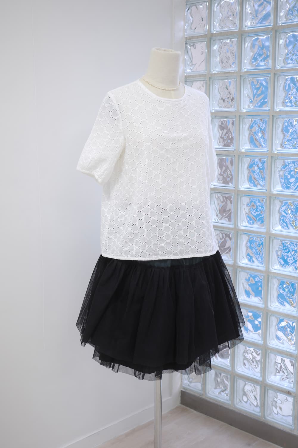 Dot white punching Blouse 상품이미지7