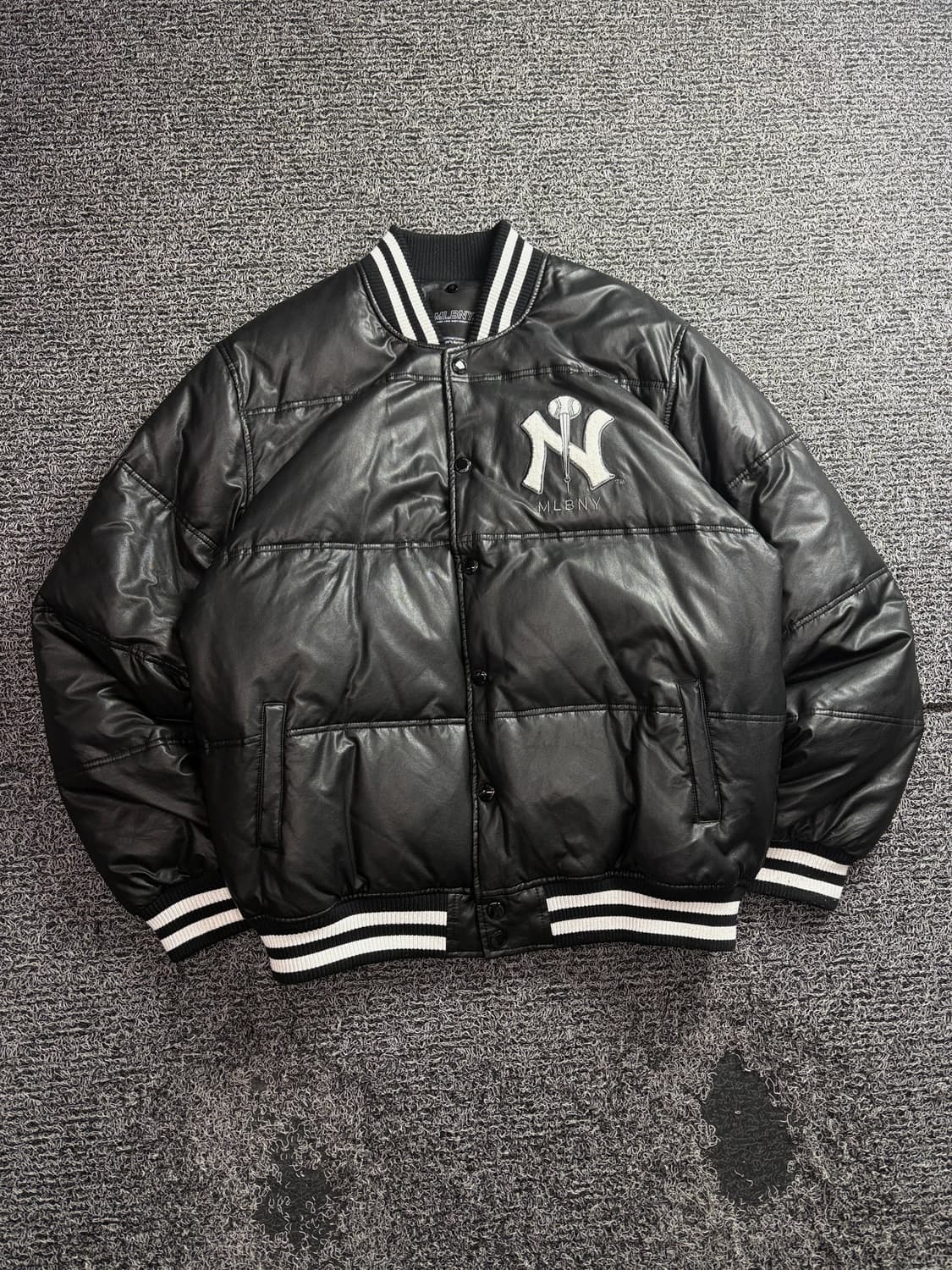 MLB 뉴욕 양키스 빅로고 레더 바시티 푸퍼 점퍼 3175  상품이미지2