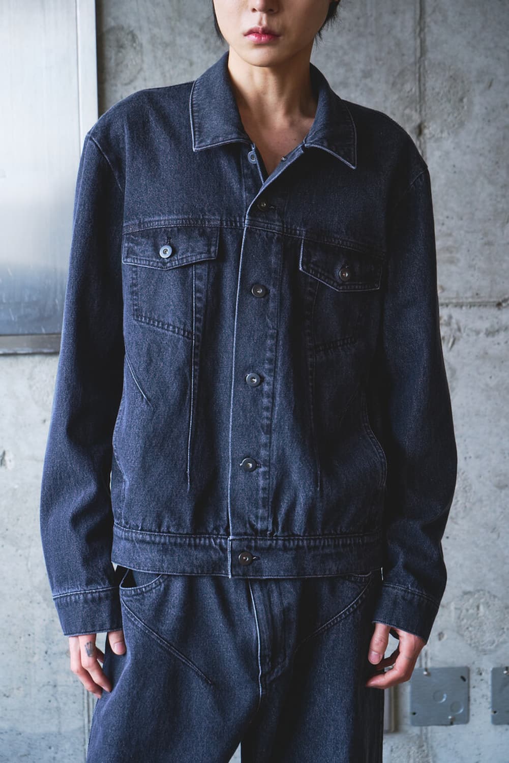 일류 Misaligned denim jacket Washed black 상품이미지7