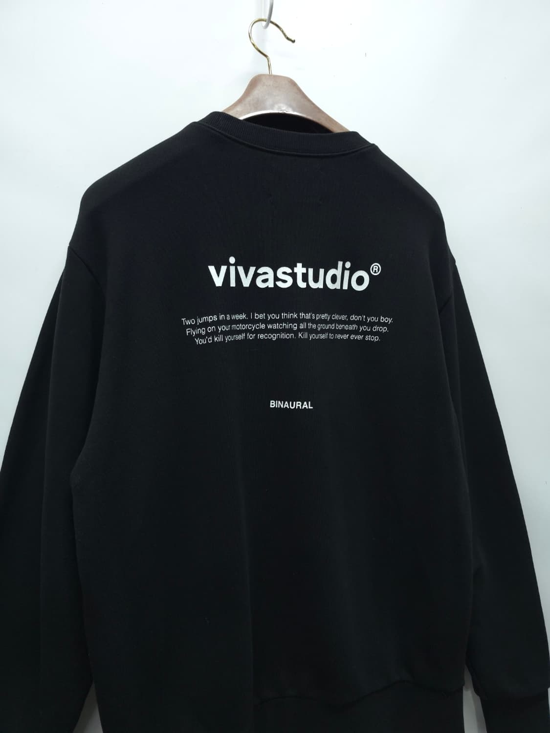 비바스튜디오 로고 맨투맨 블랙 (L사이즈) 상품이미지9