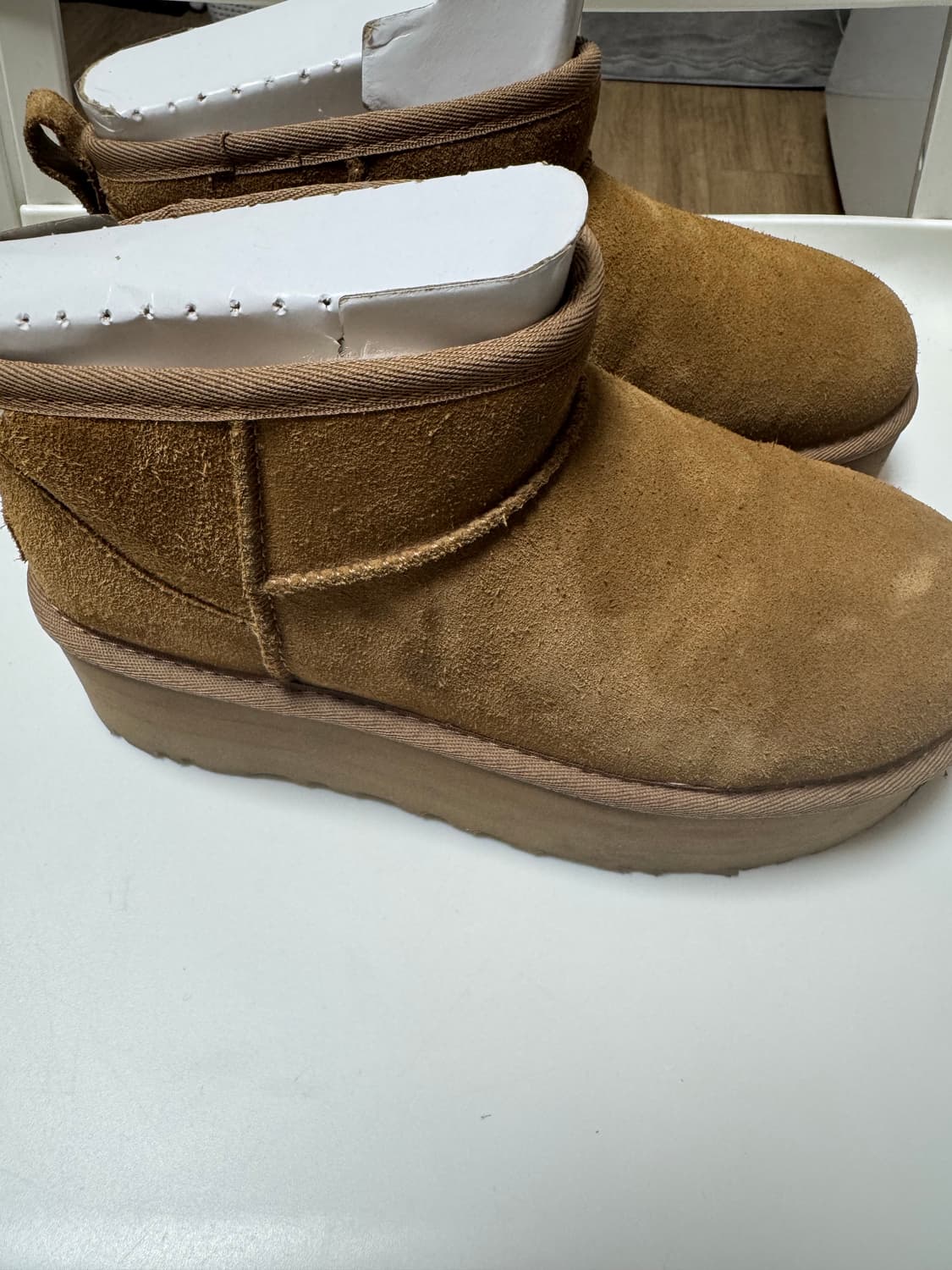 UGG 어그 미니 플랫폼 부츠 (클래식 울트라 미니 플랫폼) 상품이미지3