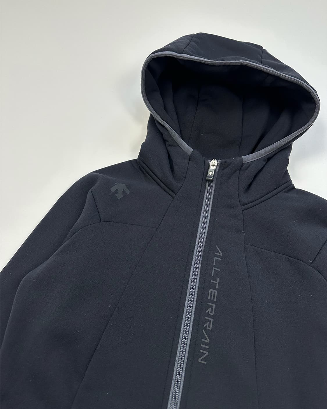 데상트 기모 러닝 후드집업 상품이미지3