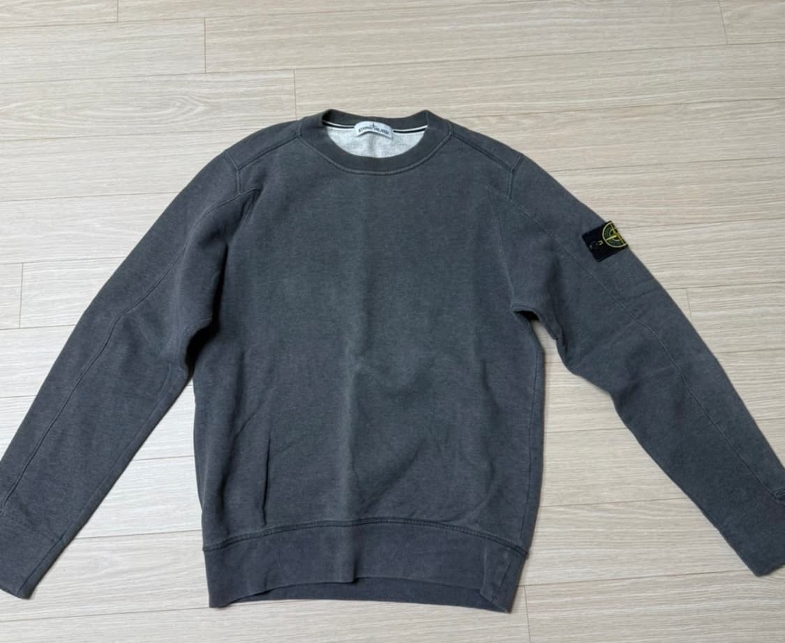 백화점판)  스톤아일랜드 맨투맨 100 사이즈  상태 9.0/10  사진 상품이미지1