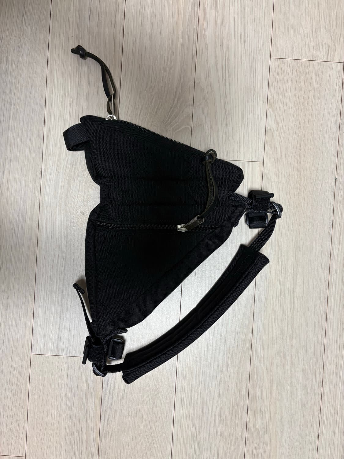 오라리 나일론 새들백 블랙 상품이미지3