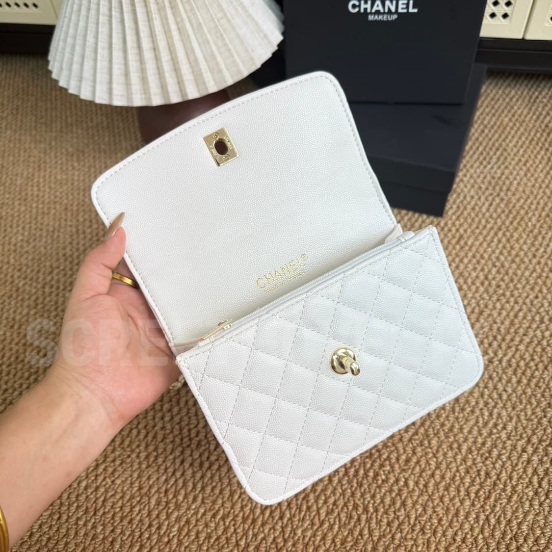 샤넬뷰티 탑핸들 캐비어 백팩 3WAY백 VIP 화이트 상품이미지4