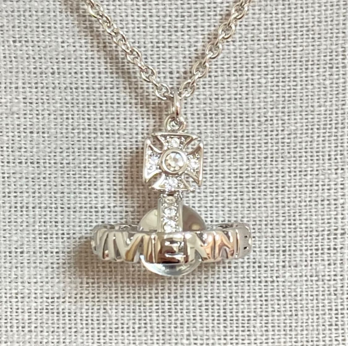 비비안웨스트우드 아카이브 화이트 크리스탈 레터링 orb 팬던트 목걸이 상품이미지9