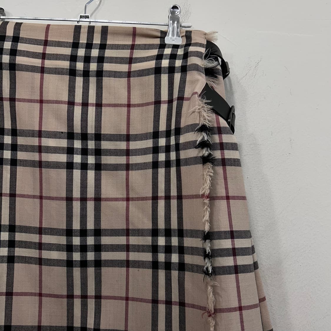 버버리 런던 레더버클 체크 코튼 랩스커트 상품이미지1