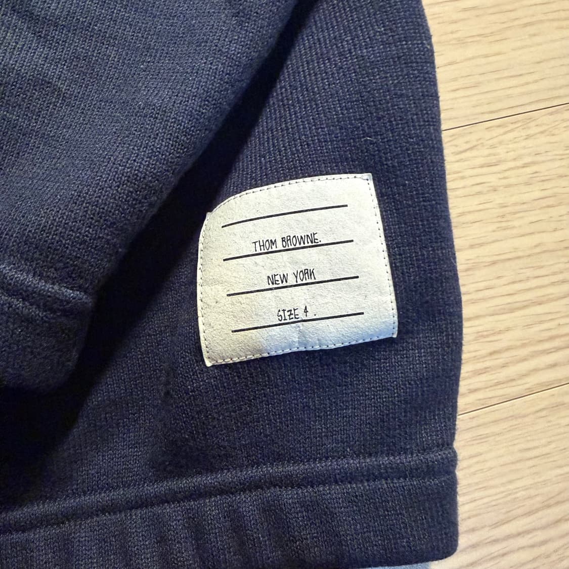 {유일매물/4size} 톰브라운 네이비 하프집업 맨투맨 4 상품이미지4