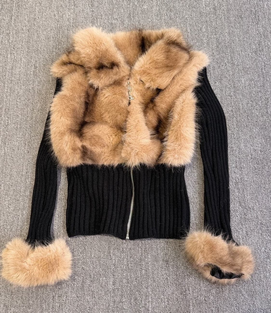 26SS 셀린느 트리밍니트집업 상품이미지8