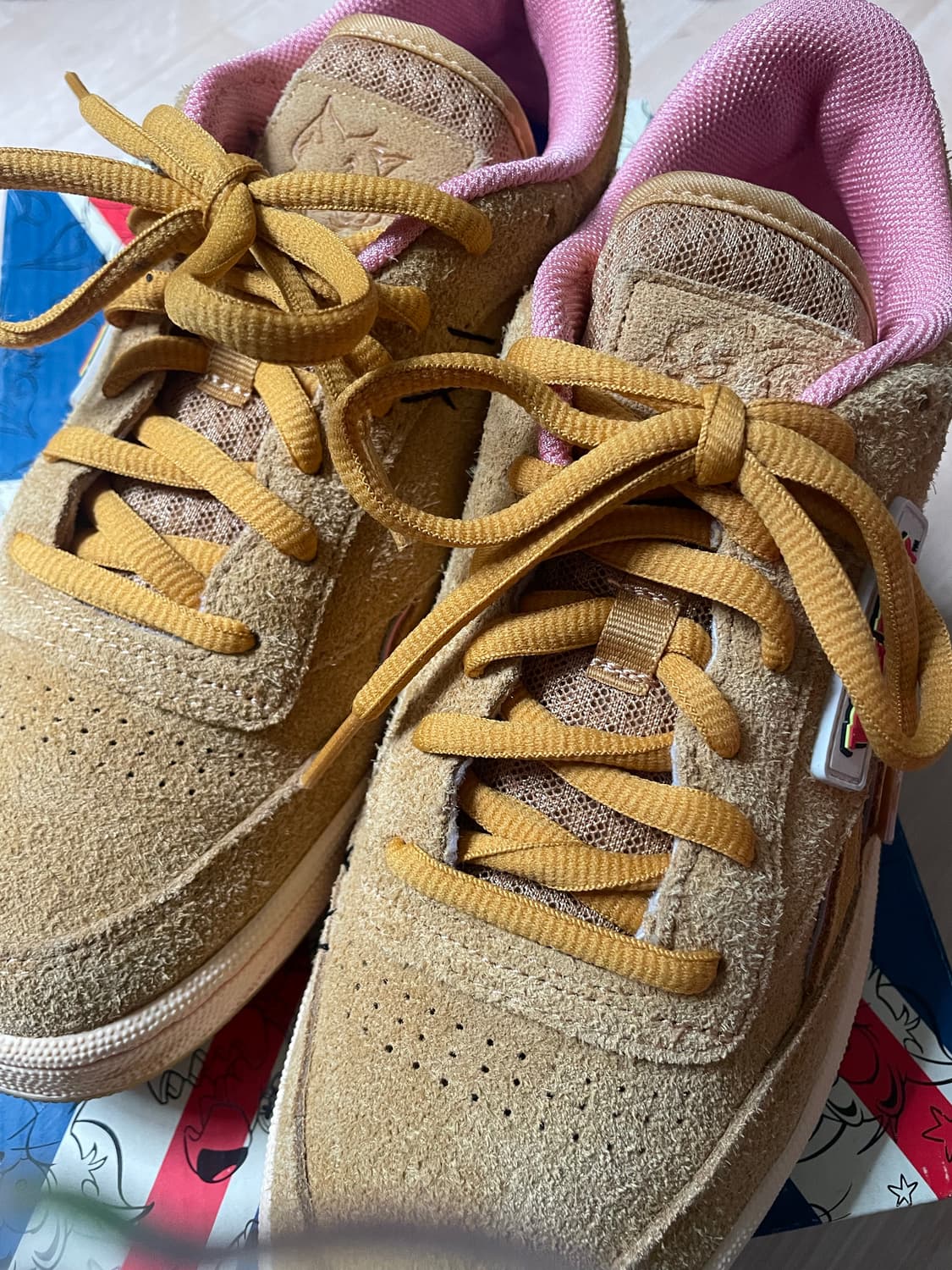 리복 x 톰과 제리 클럽씨 리벤지 로우 제리 260 상품이미지3