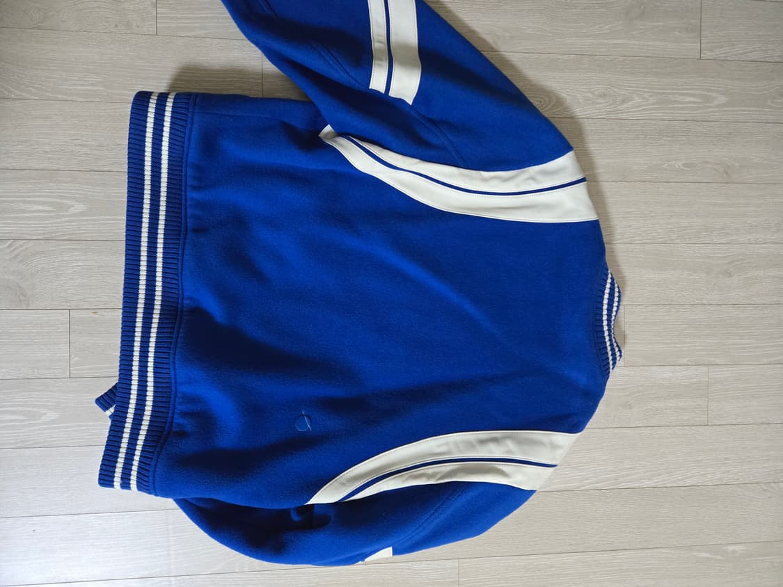 아더에러 바시티 자켓 상품이미지2