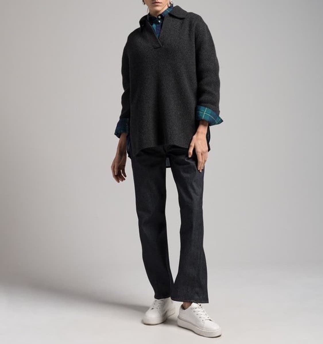 (정품/새상품) TOTEME 토템 여성 차콜 울 폴로 니트 상품이미지4