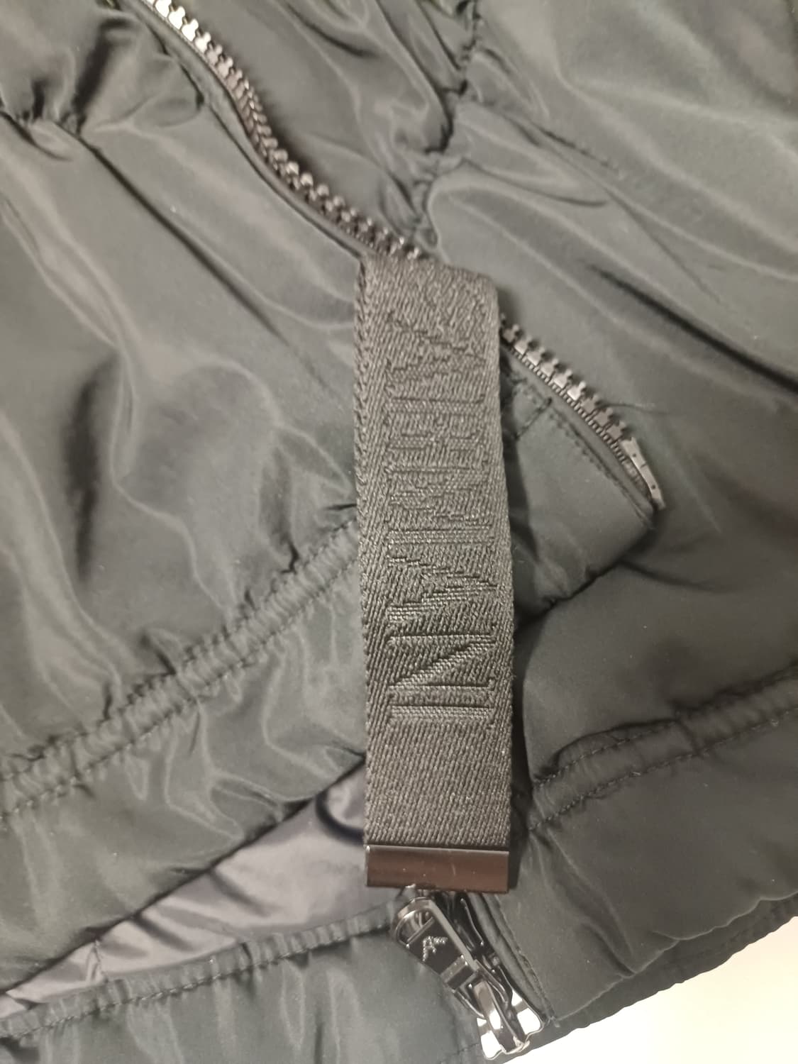 엠포리오 아르마니 여성 패딩 (IT44/국내66-77) 상품이미지5