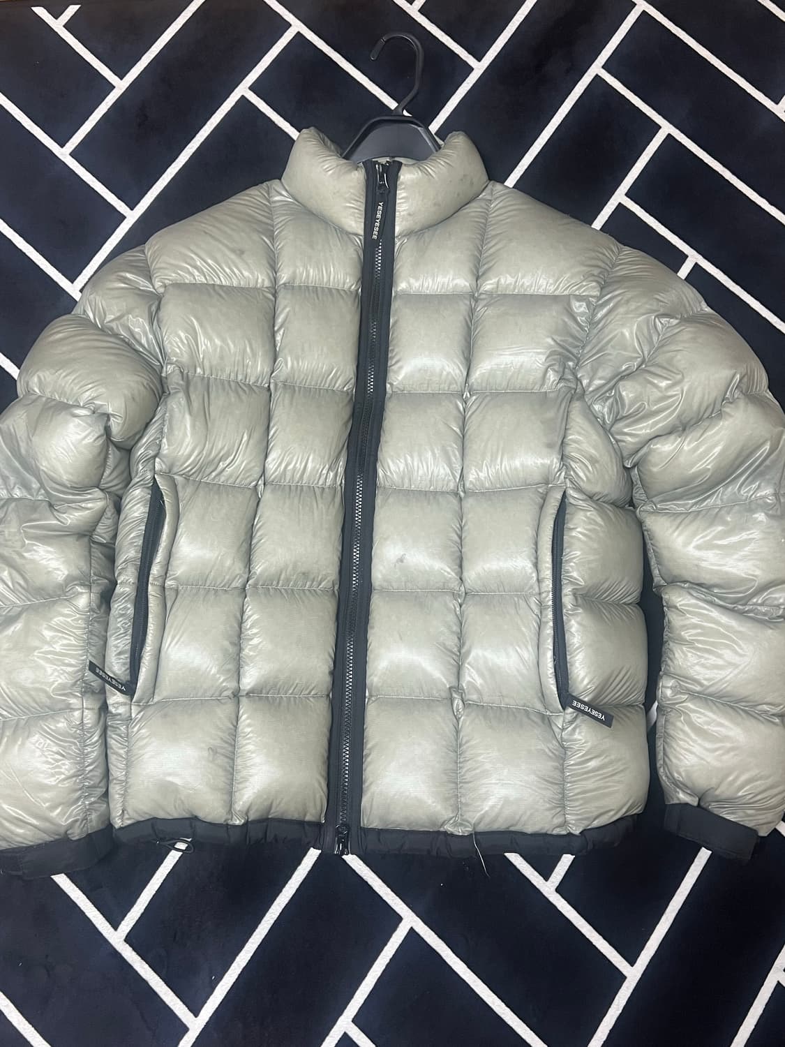 YESEYESEE 예쓰아이씨 구스다운패딩 카키 상품이미지1